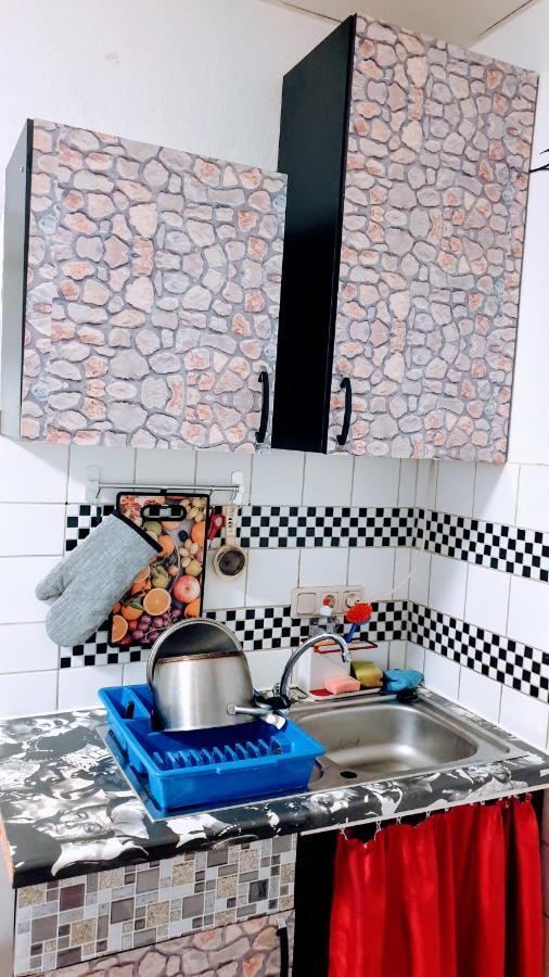Room In City Center Halle With Shared Bathroom & Kitchen - Free Wifi, Netflix, Ipad & Ground Floor Extérieur photo